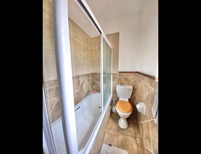 1 BEDROOM PROPERTY TO RENT IN PINESLOPES